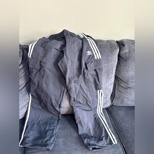 Adidas men’s size medium cargo pants.